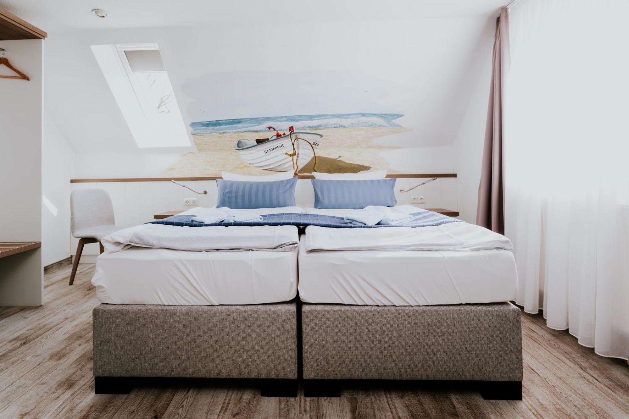 Hotel Zur Seemoewe Kirchdorf  Bilik gambar