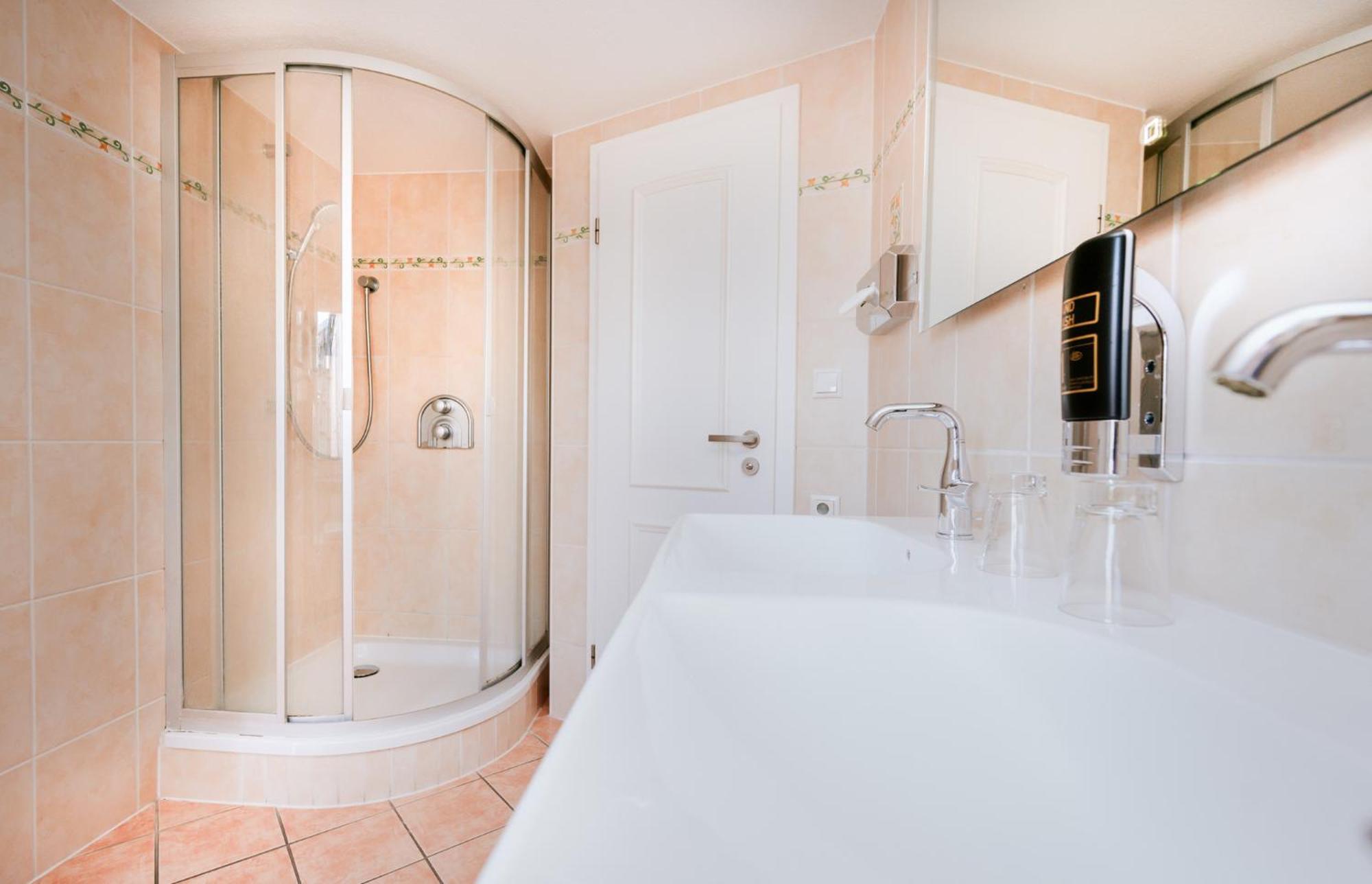Hotel Zur Seemoewe Kirchdorf  Bilik gambar