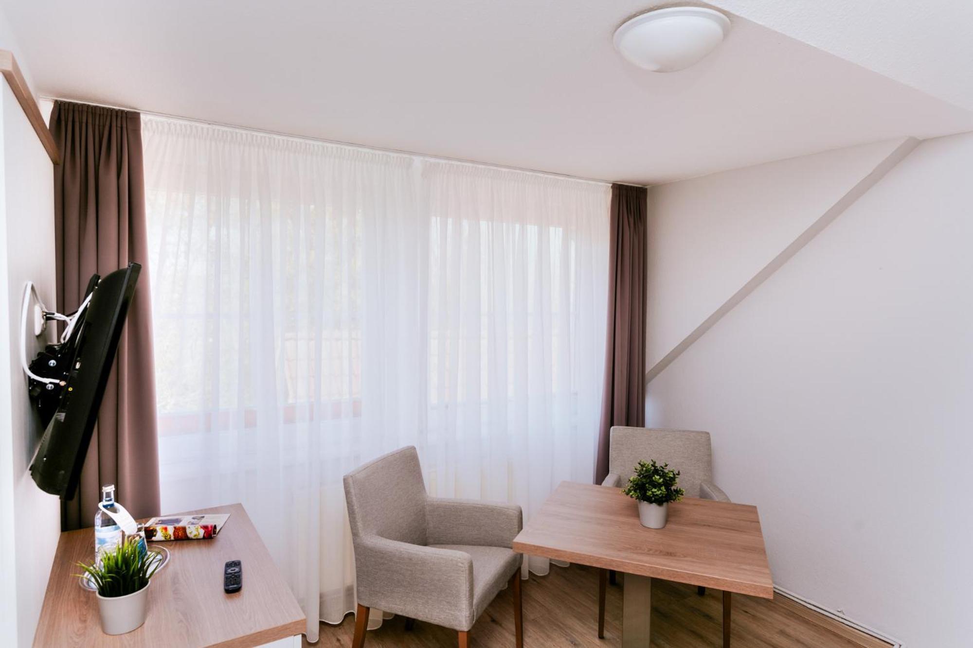 Hotel Zur Seemoewe Kirchdorf  Bilik gambar