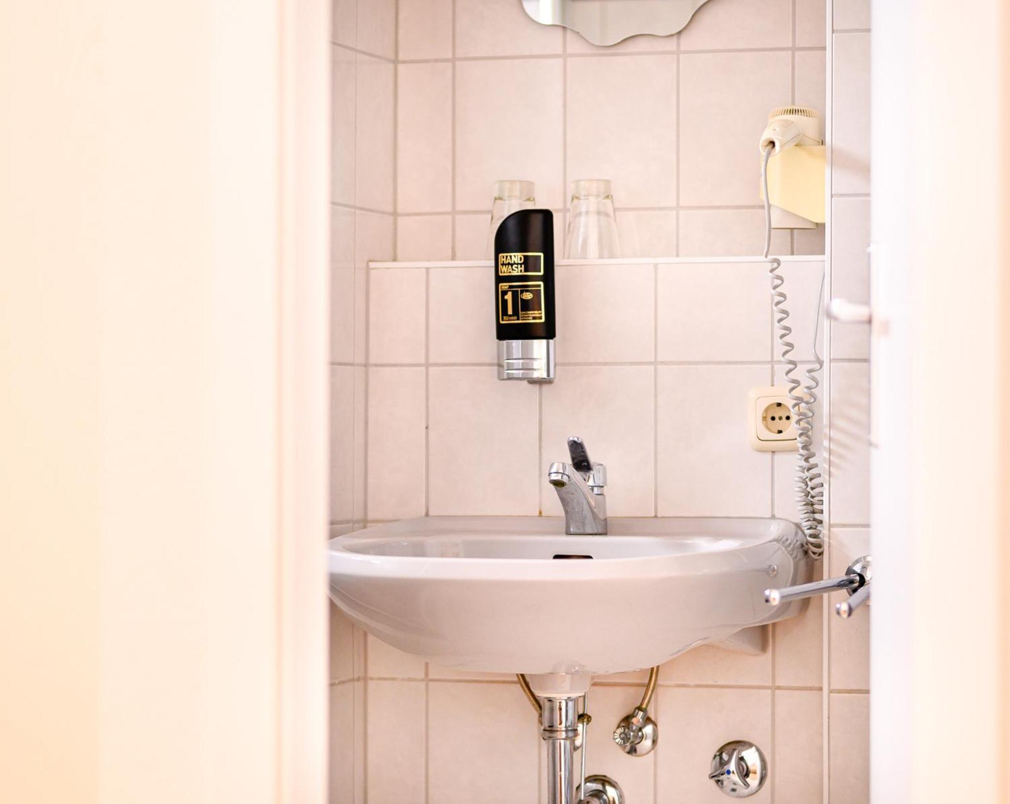 Hotel Zur Seemoewe Kirchdorf  Bilik gambar