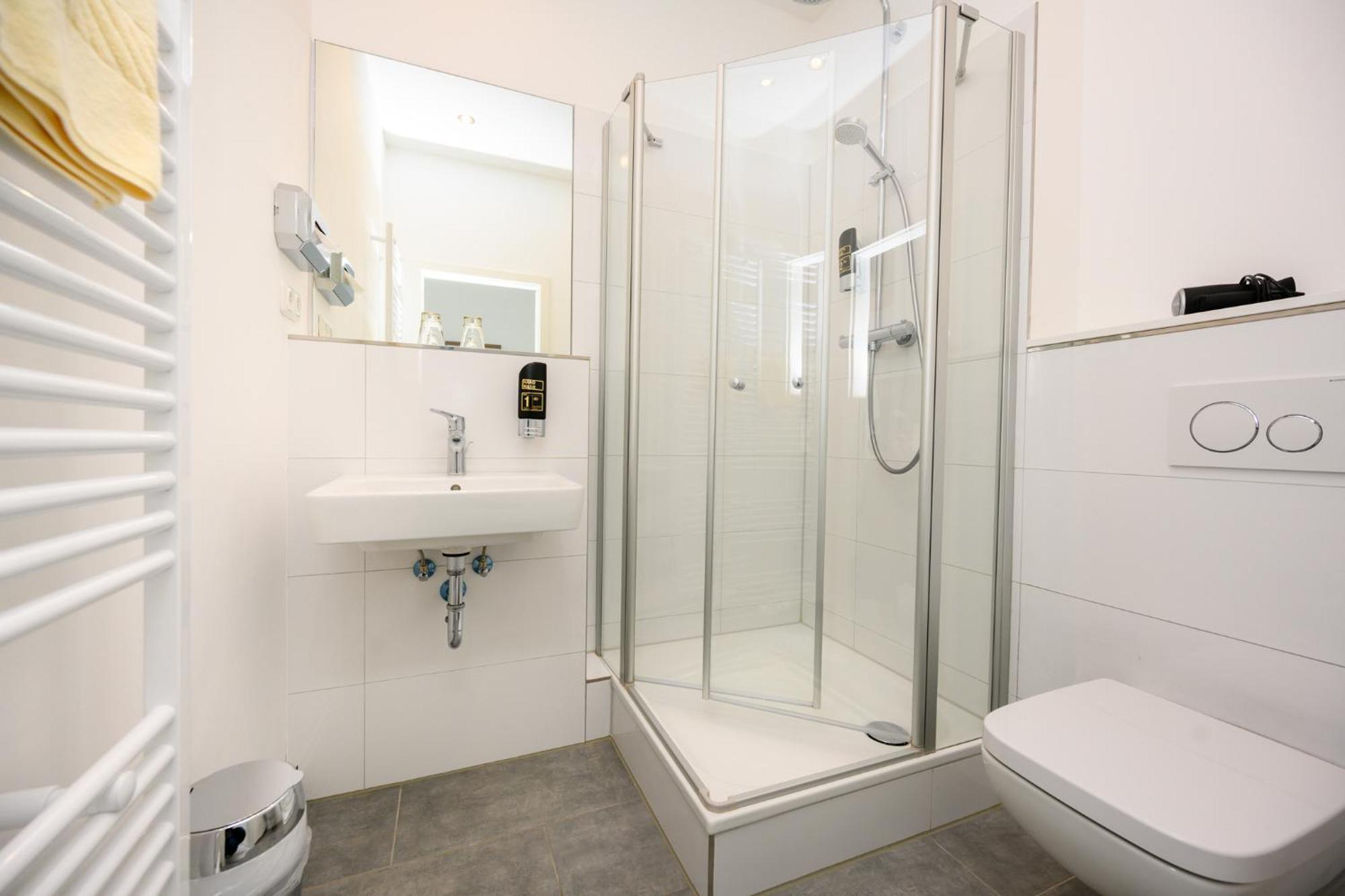 Hotel Zur Seemoewe Kirchdorf  Bilik gambar