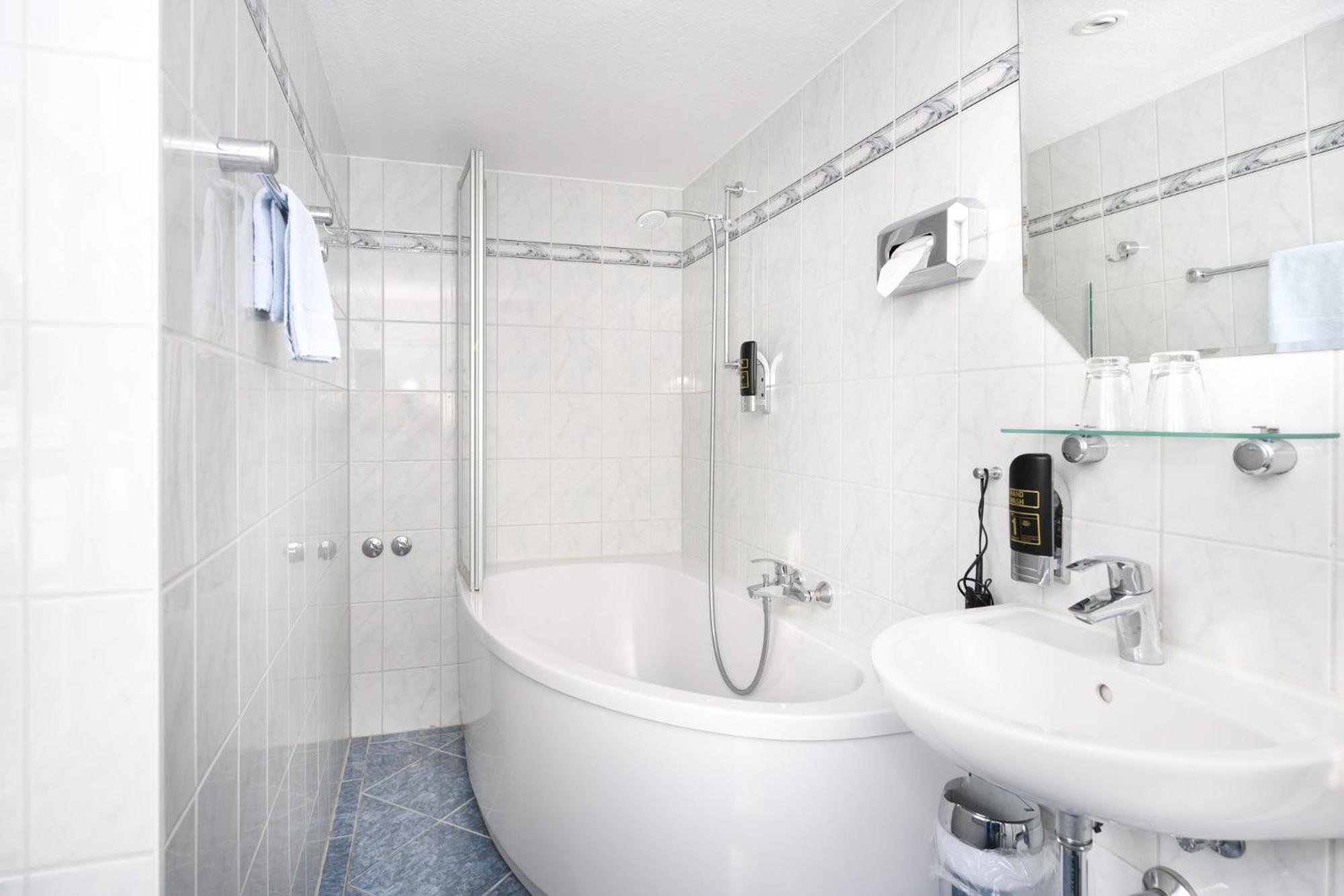 Hotel Zur Seemoewe Kirchdorf  Bilik gambar