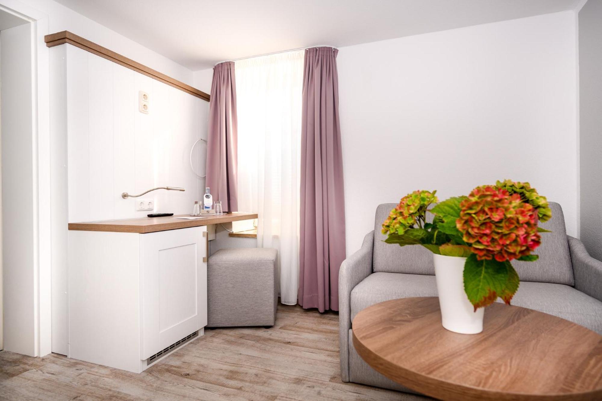 Hotel Zur Seemoewe Kirchdorf  Bilik gambar